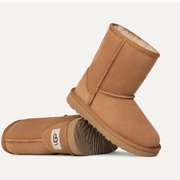 UGG Classic II Tan Boots Kids 12 VGUC - Picture 2 of 12